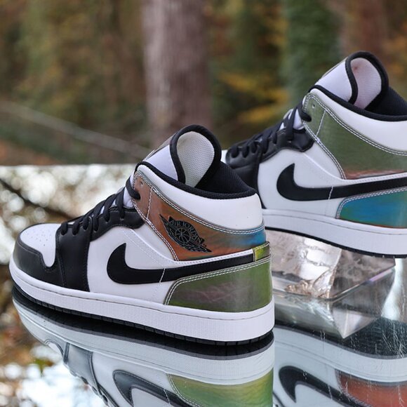 Air Jordan 1 Mid Heat Reactive - Picture 14 of 15